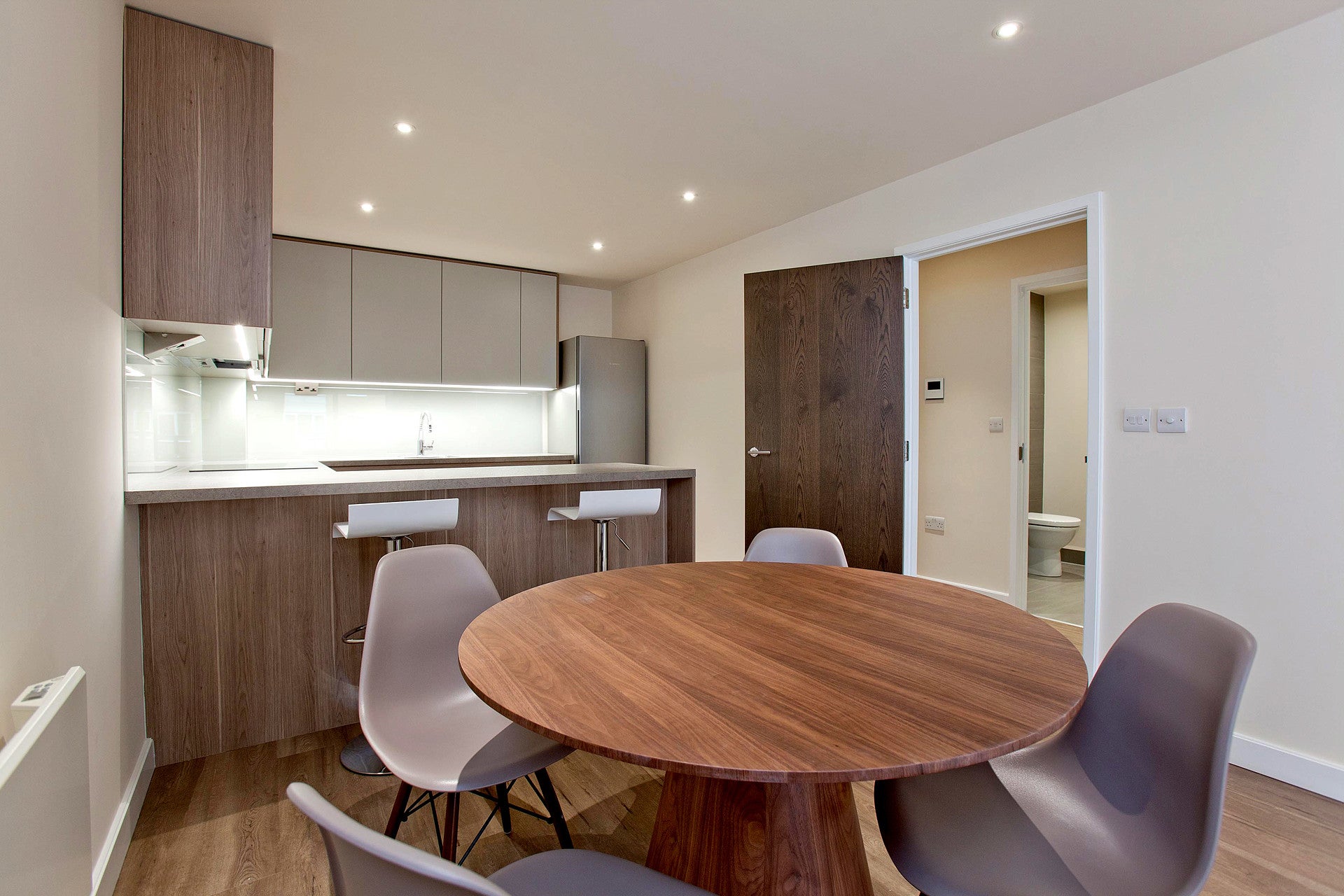 Flat Boulevard Drive in Greater London