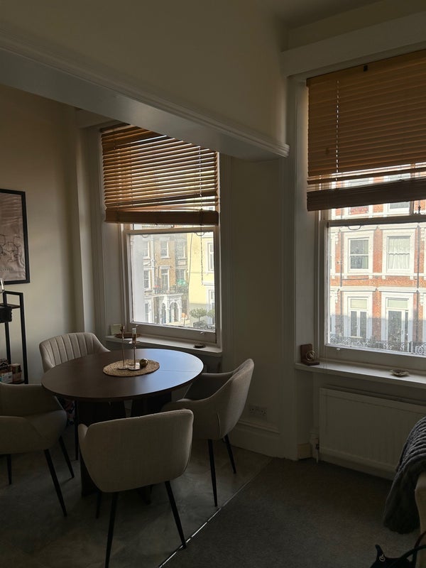 Room Maclise Road in Greater London
