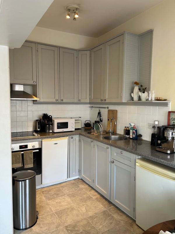 Room Maclise Road in Greater London