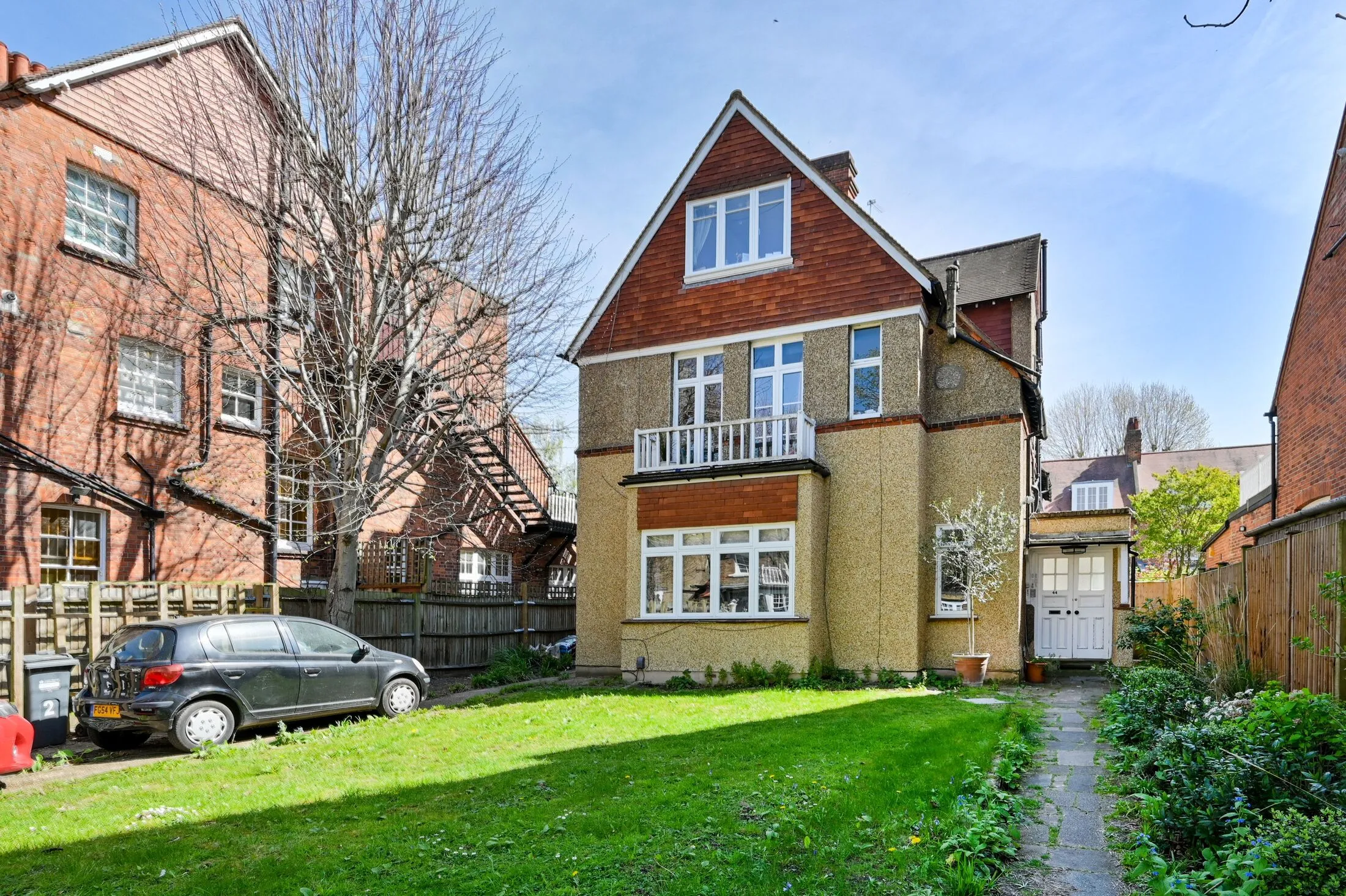 Flat Woodstock Road in Greater London