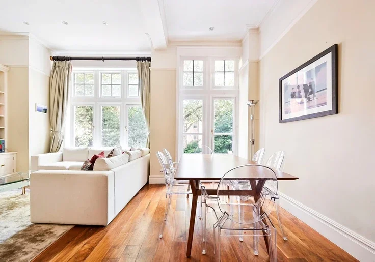 Flat Cranley Mews in Greater London