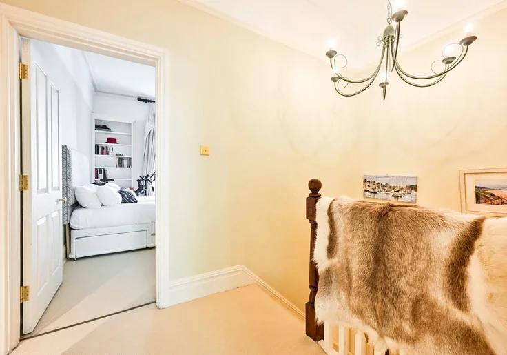Flat Cranley Mews in Greater London