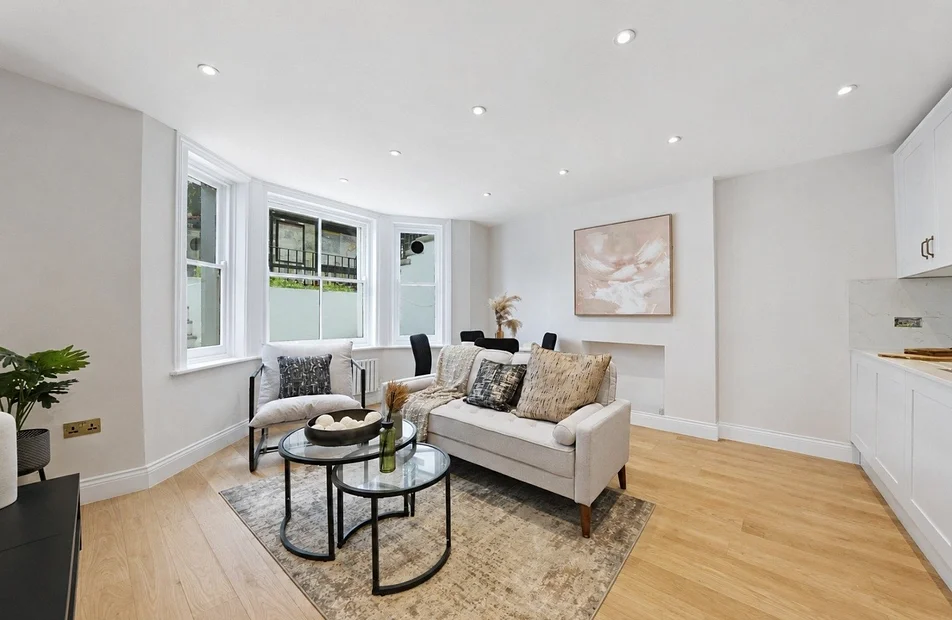Flat Westway in Greater London