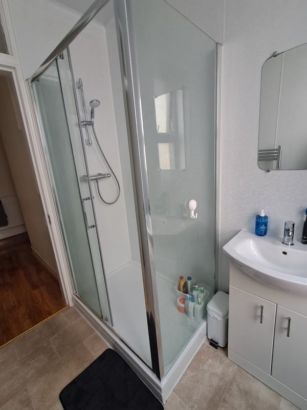 Room Valleyfield Street in City of Edinburgh