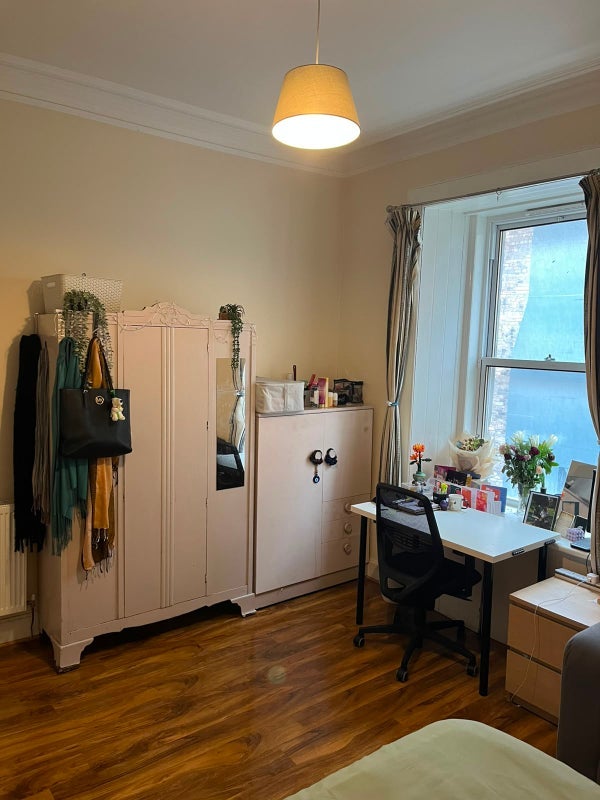 Room Valleyfield Street in City of Edinburgh