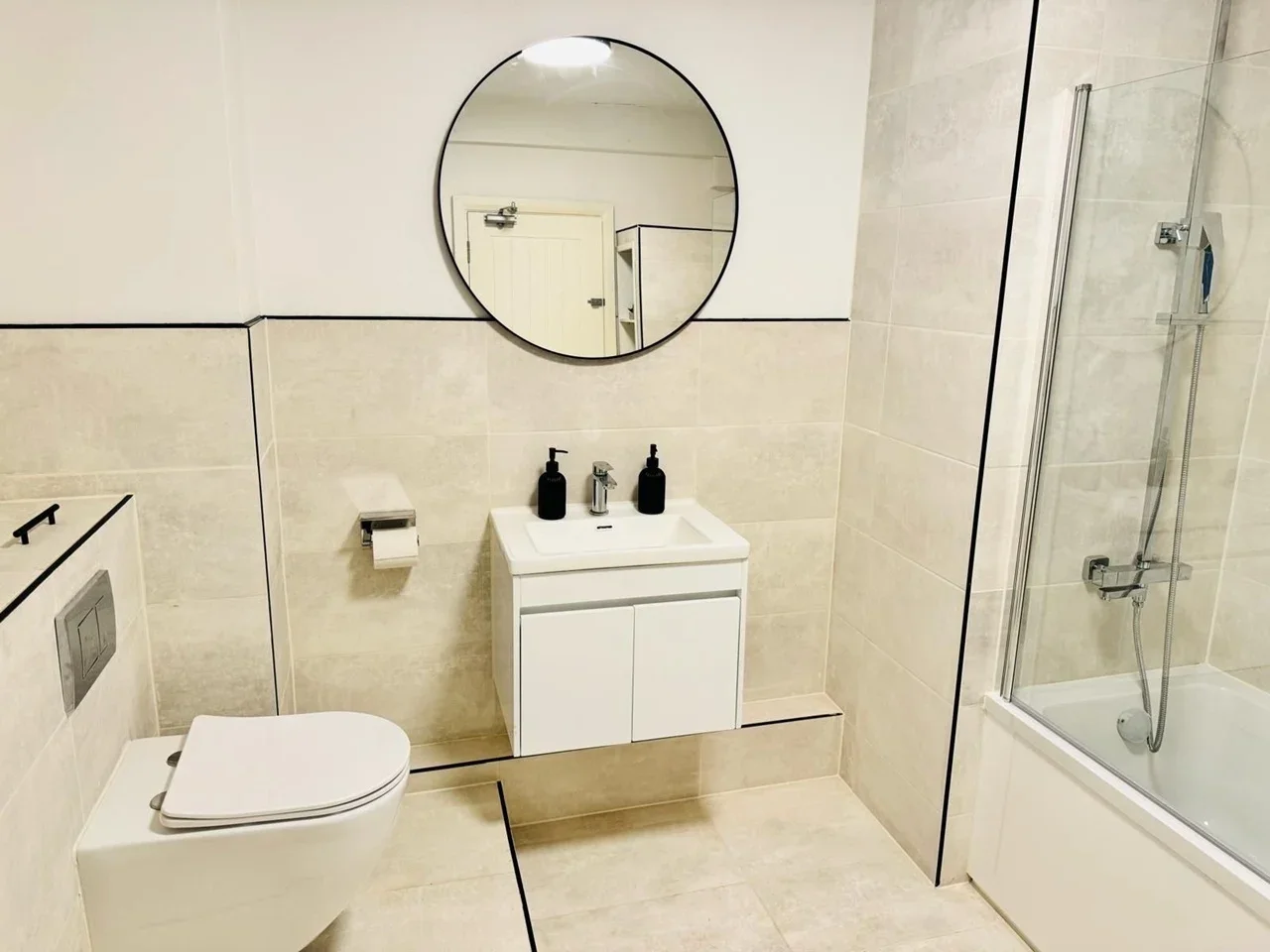 Flat Wyndham Road in Greater London