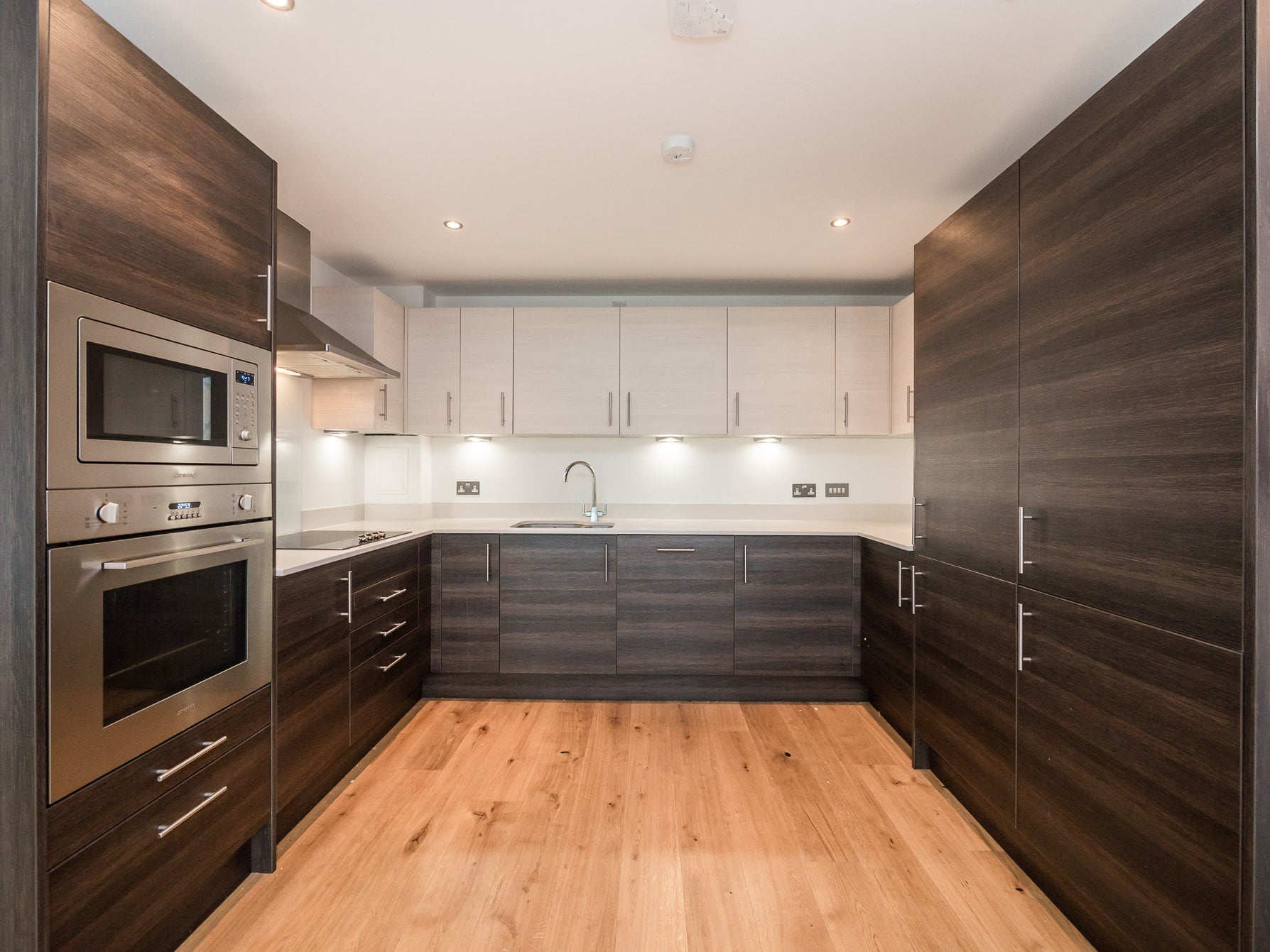 Flat Brandfield Street in City of Edinburgh