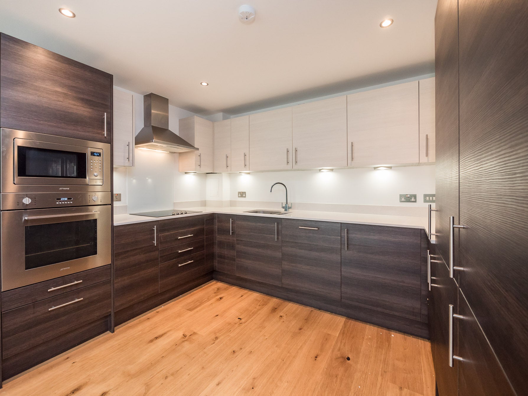 Flat Brandfield Street in City of Edinburgh