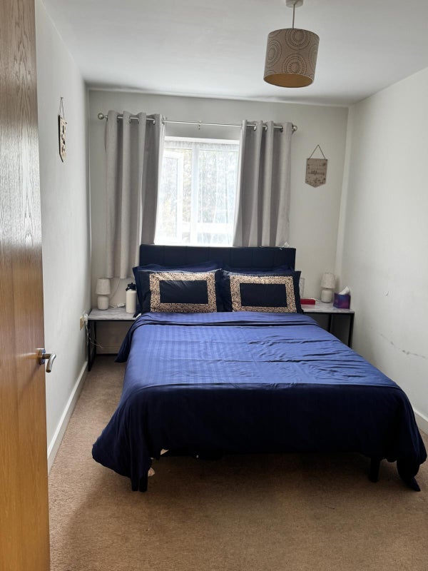 Room Wren Way in Manchester