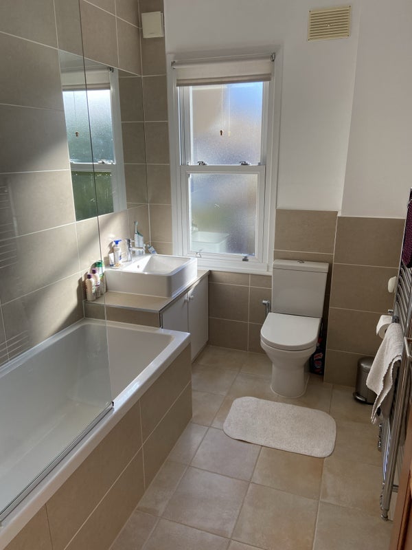 Room Whitton Dene in Greater London