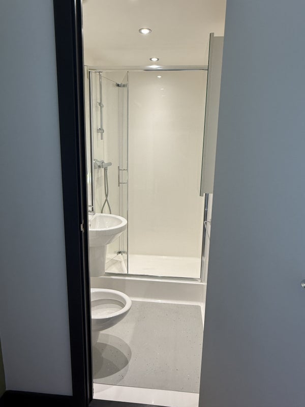 Room Cookridge Street in Leeds
