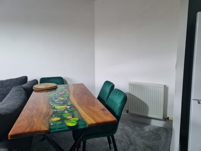 Room Broadwater Road in Greater London