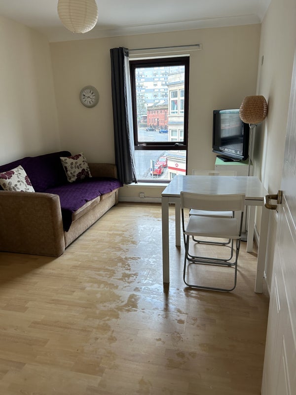 Room Maryhill Road in Glasgow