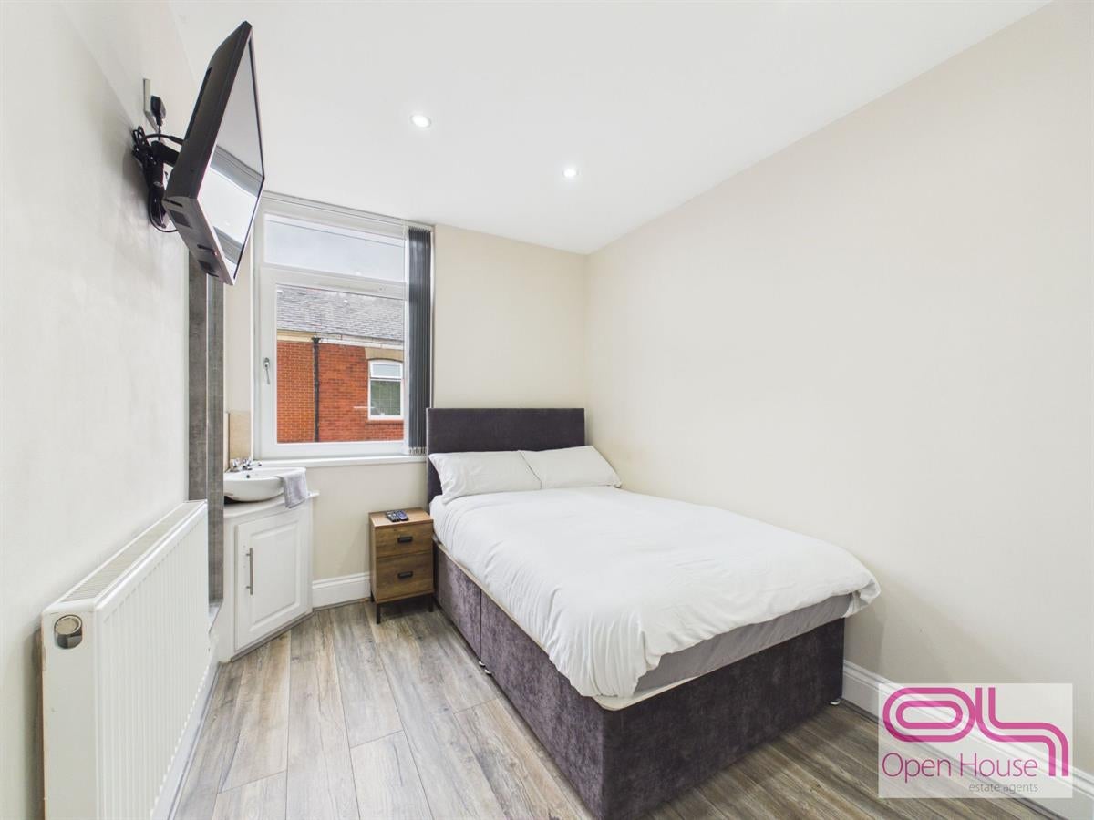 Room Elmsley Street in Preston
