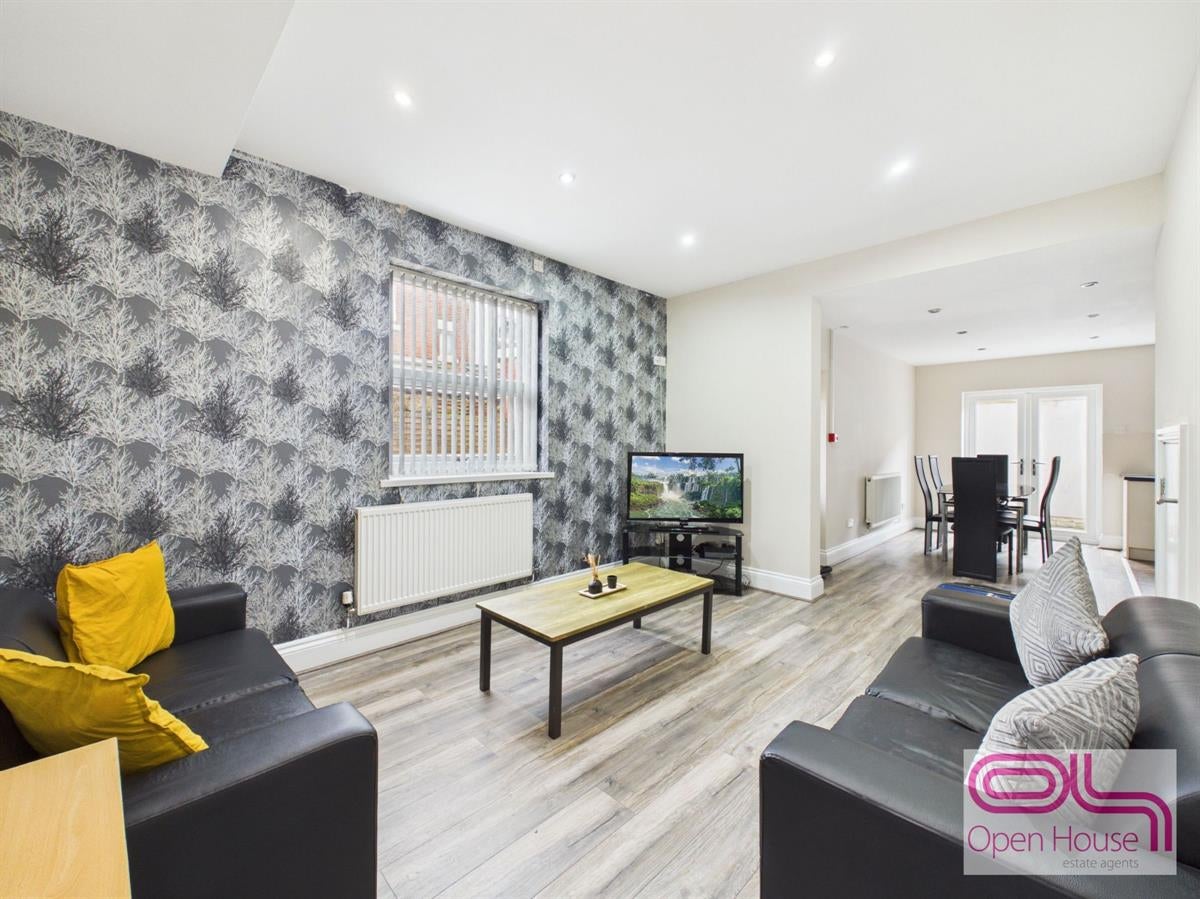 Room Elmsley Street in Preston