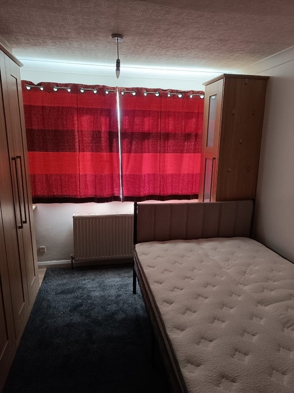 Room Westcombe Avenue in Greater London