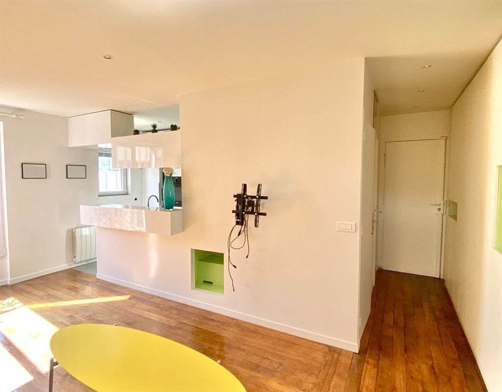 Flat Avenue de Suffren in Paris