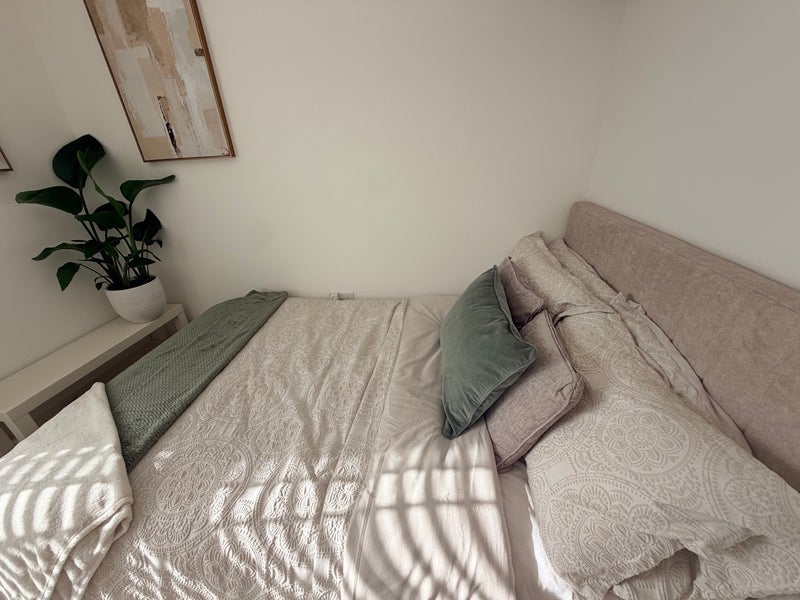 Room Bramleys Close in Charnwood