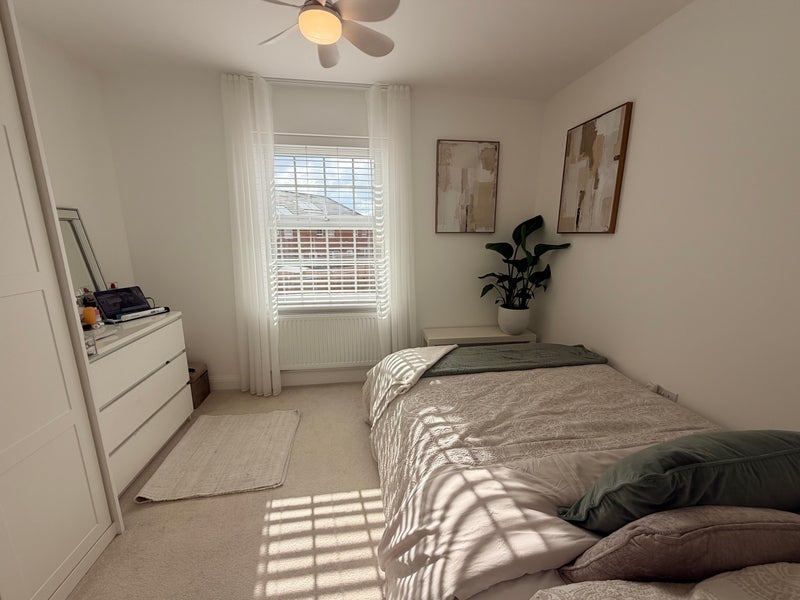 Room Bramleys Close in Charnwood