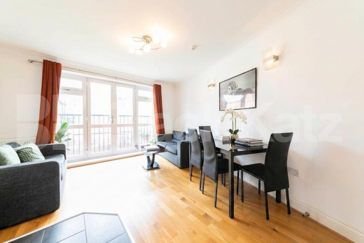 Flat Iverson Road in Greater London