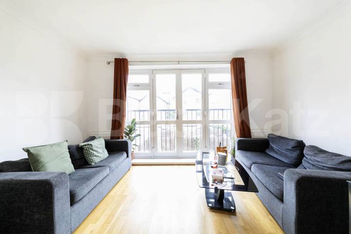 Flat Iverson Road in Greater London