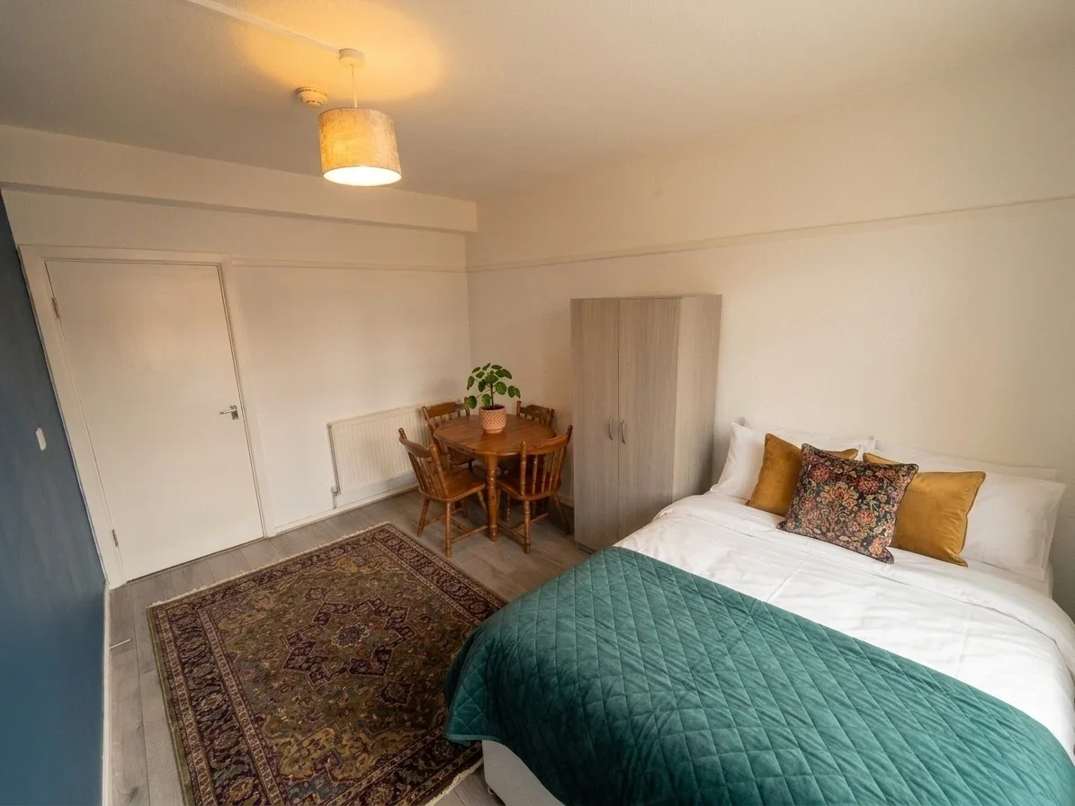 Room Camberwell Road in Greater London