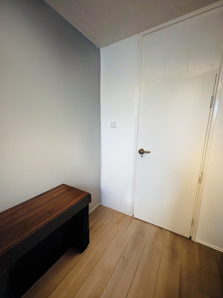 Room Camberwell Road in Greater London