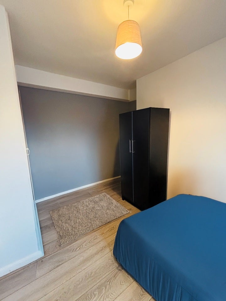 Room Camberwell Road in Greater London