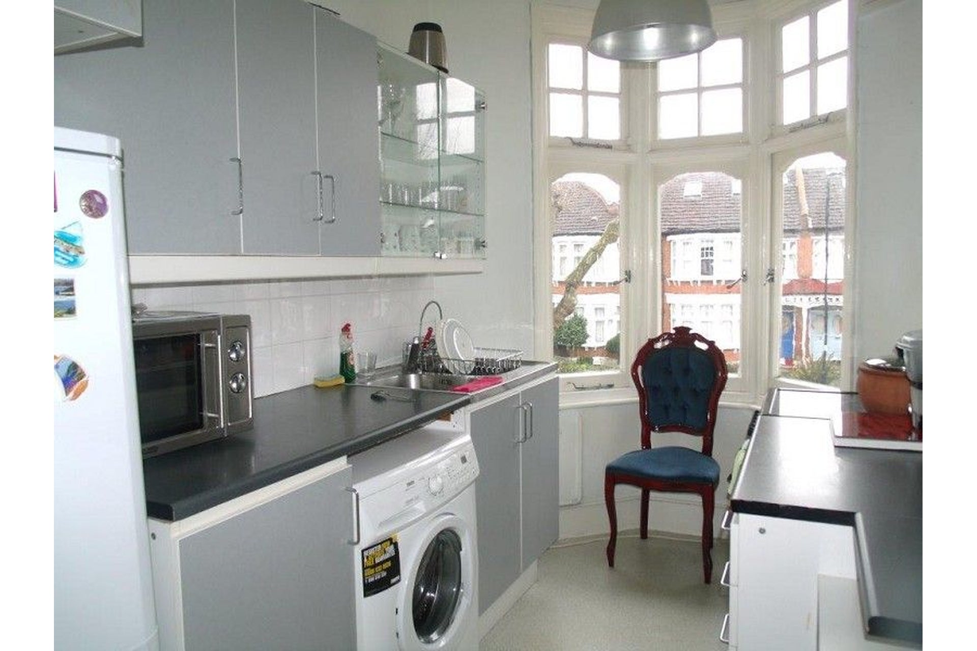 Flat Fox Lane in Greater London