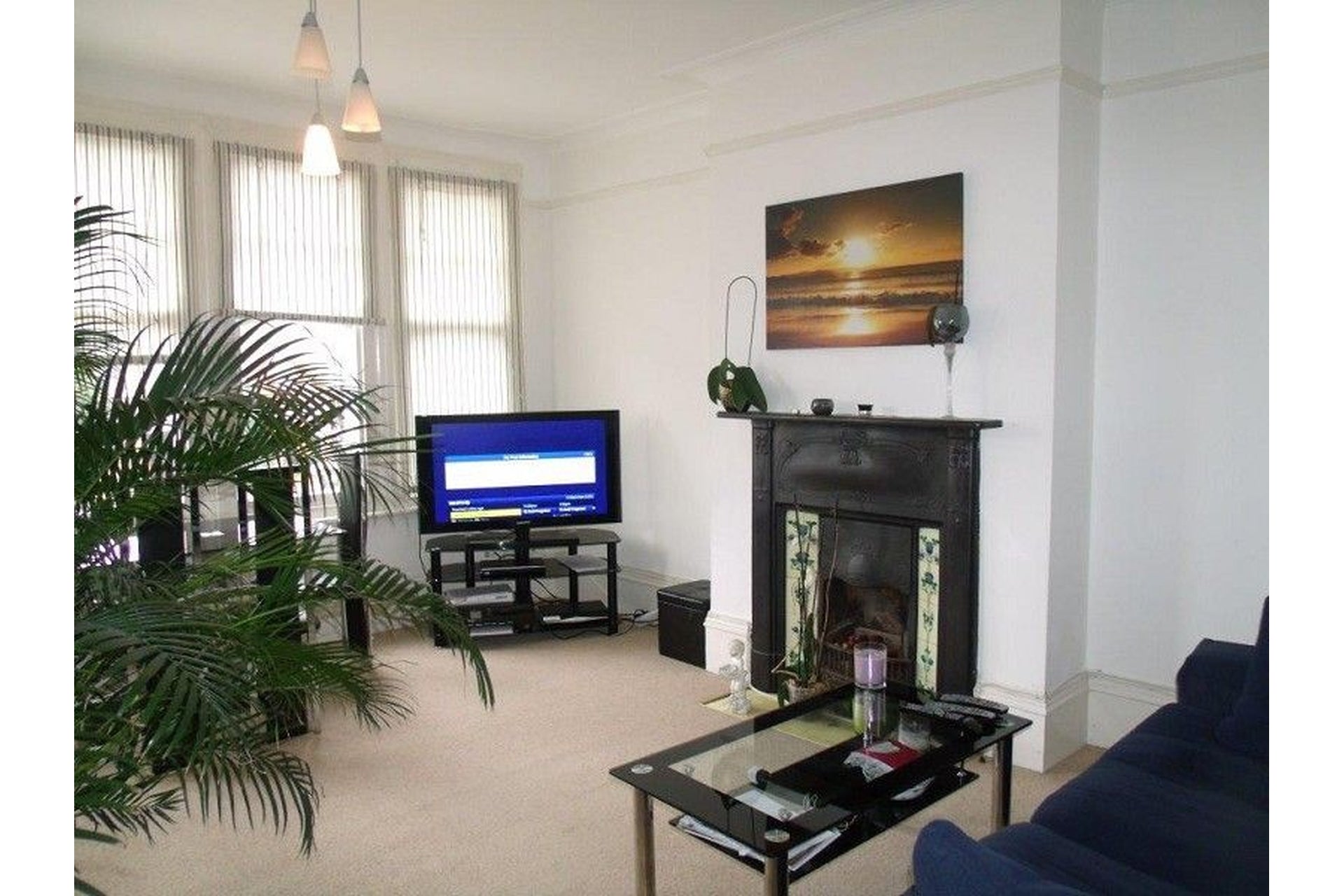 Flat Fox Lane in Greater London