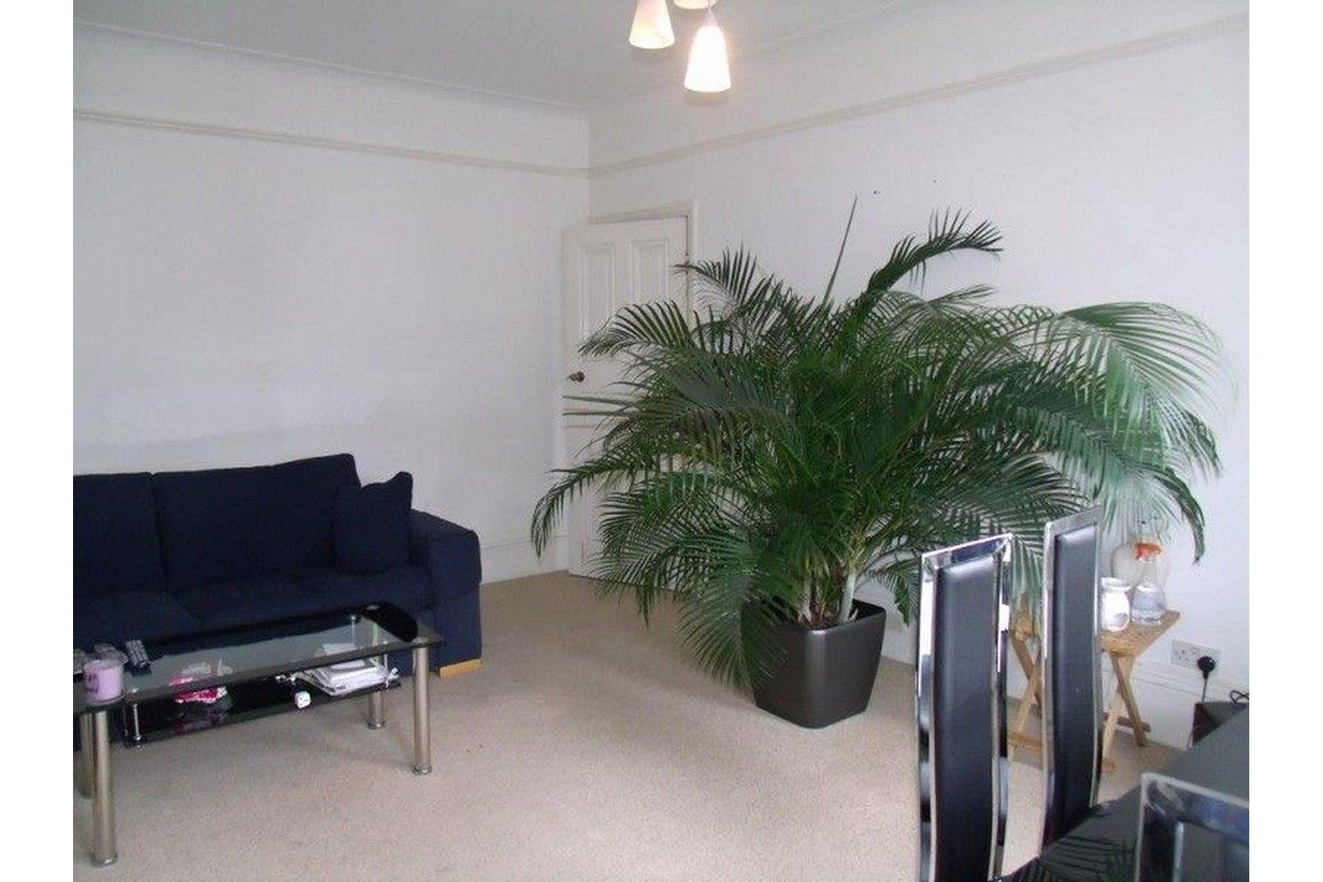 Flat Fox Lane in Greater London