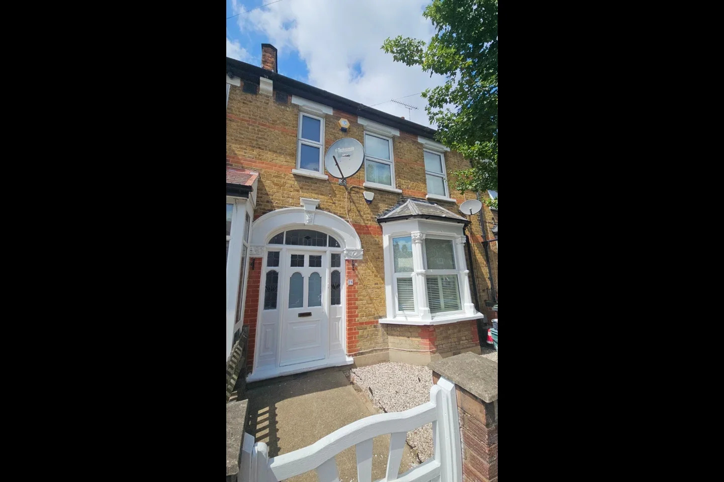 House Beaconsfield Road in Greater London