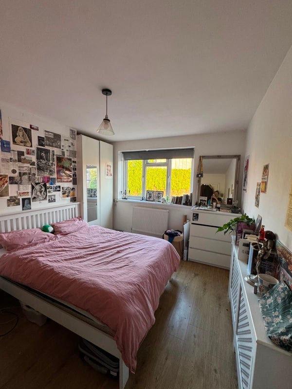 Room Saxby Road in Greater London