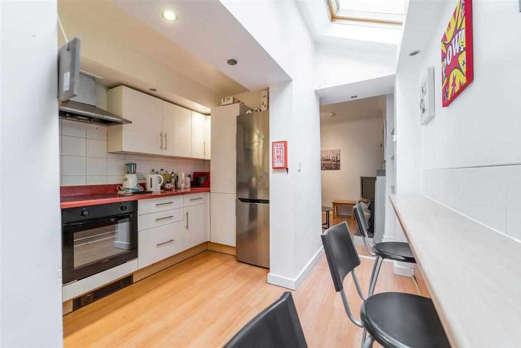 Flat Harborne Park Road in Birmingham