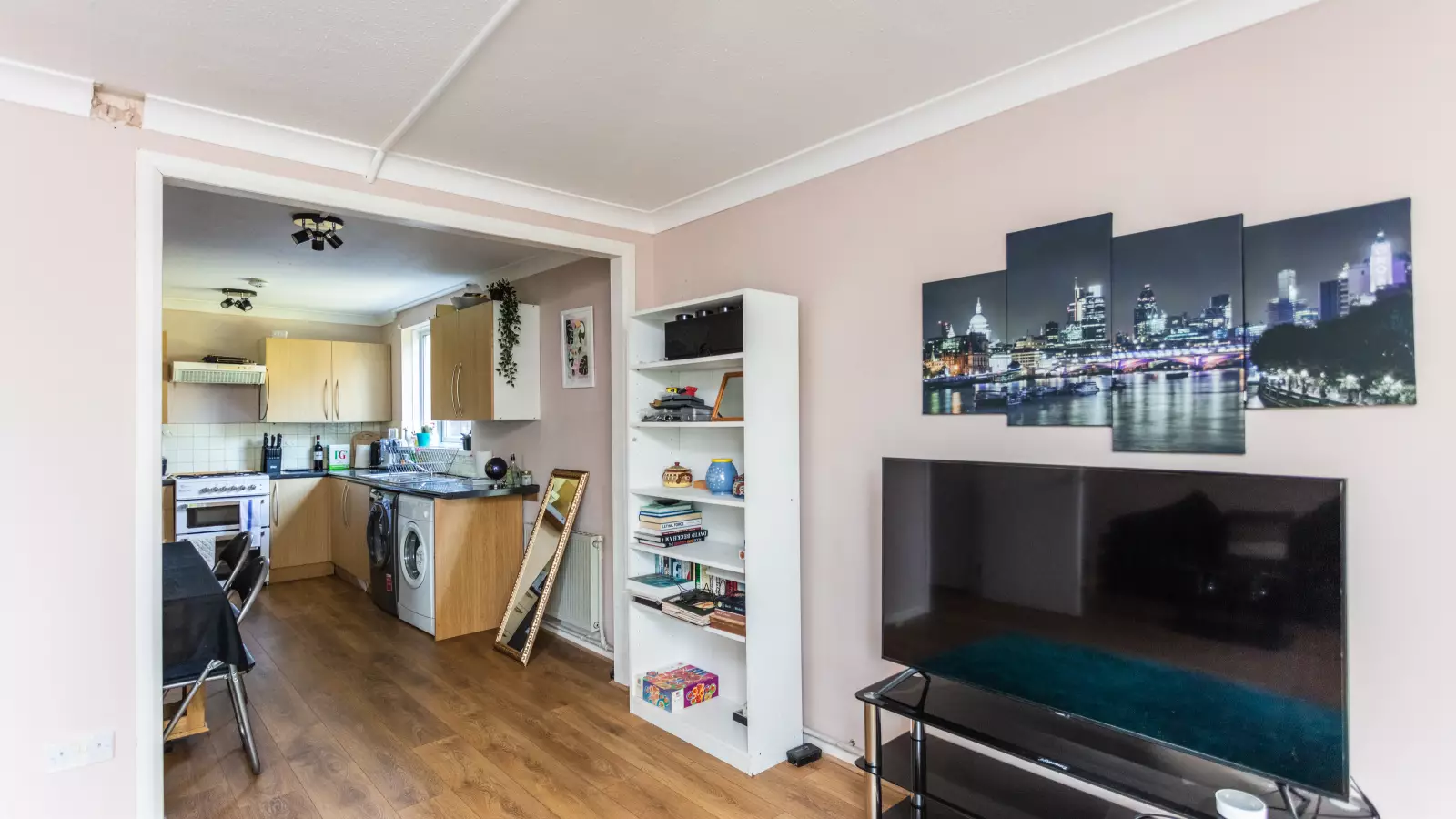 Flat Penrose Street in Greater London