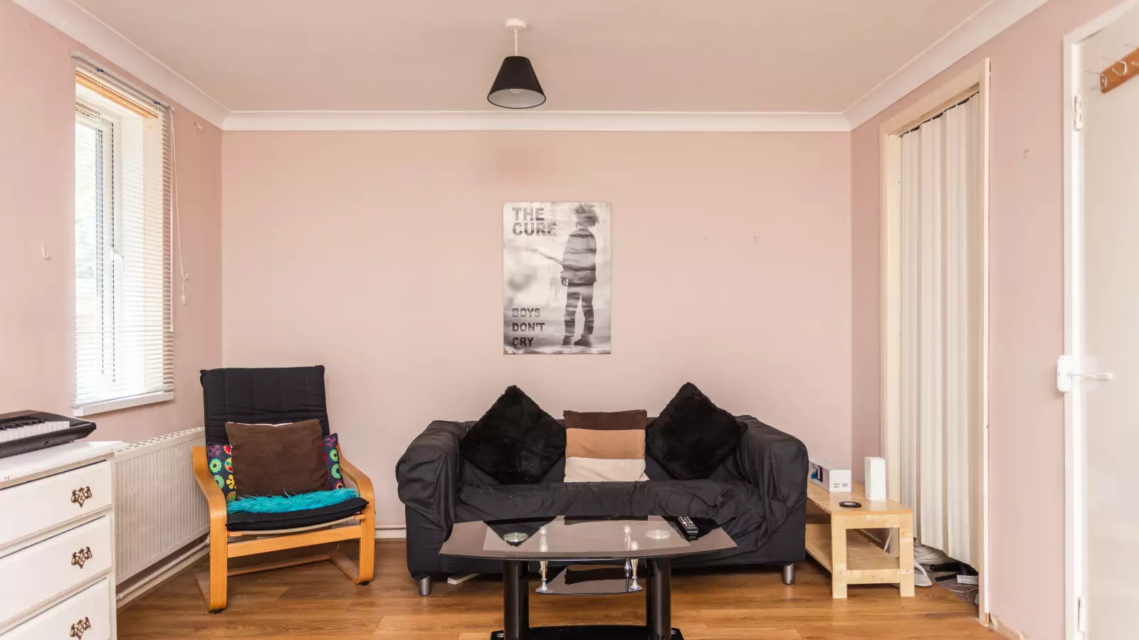 Flat Penrose Street in Greater London
