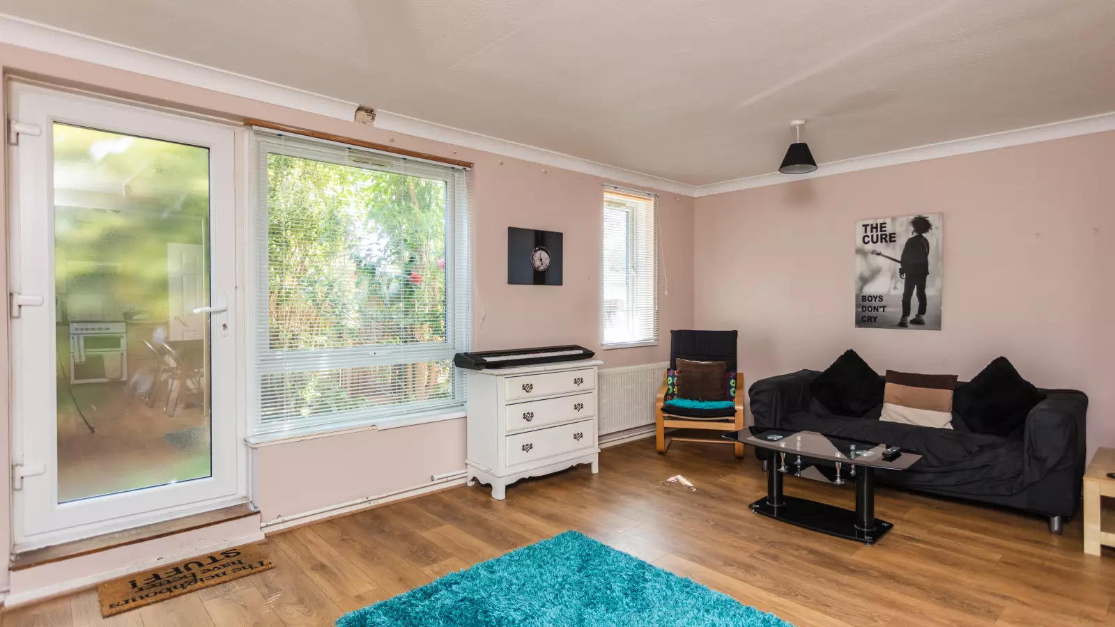 Flat Penrose Street in Greater London