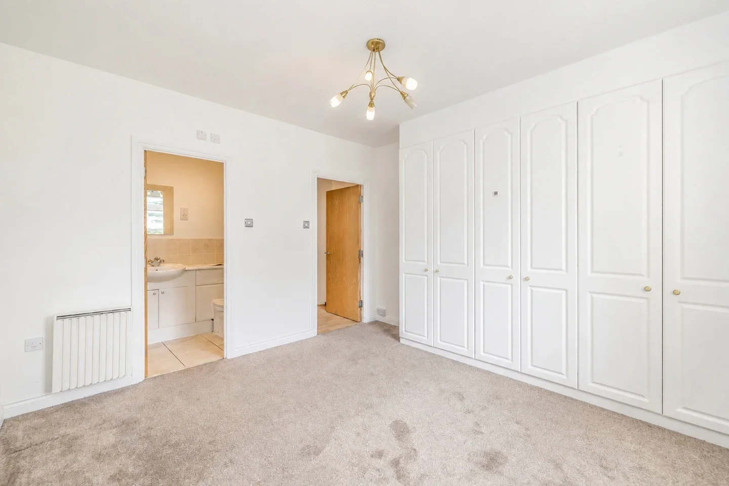 Flat Stonegrove in Greater London