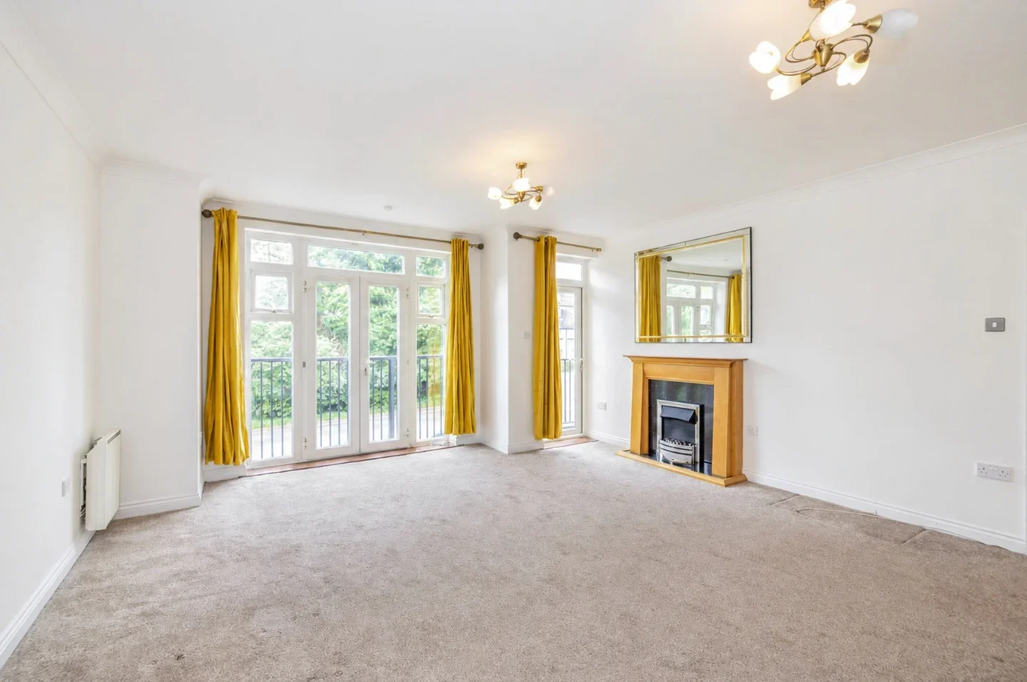 Flat Stonegrove in Greater London