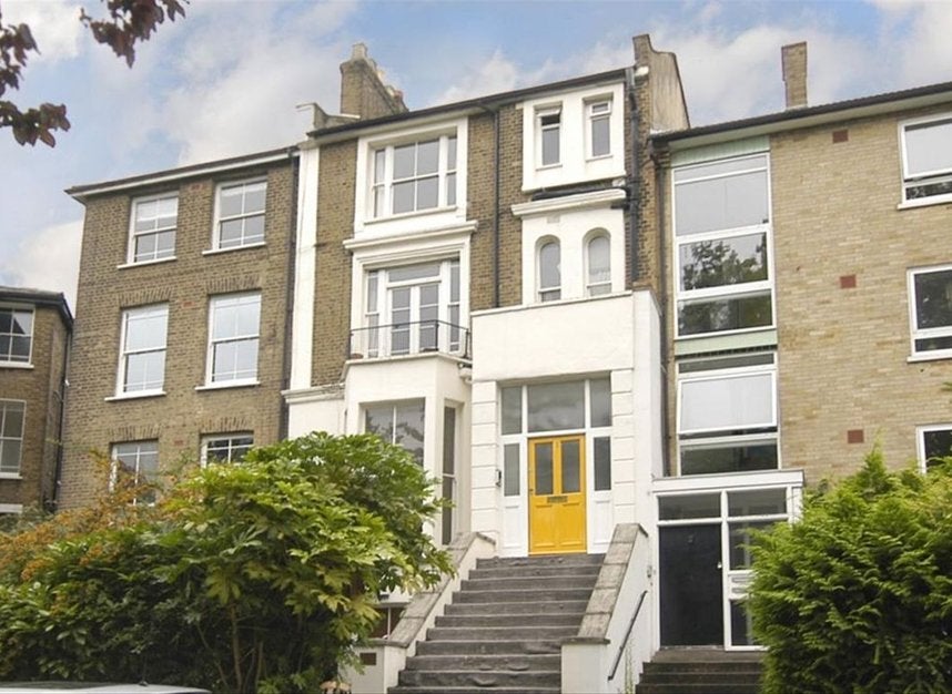 Flat Leighton Crescent in Greater London