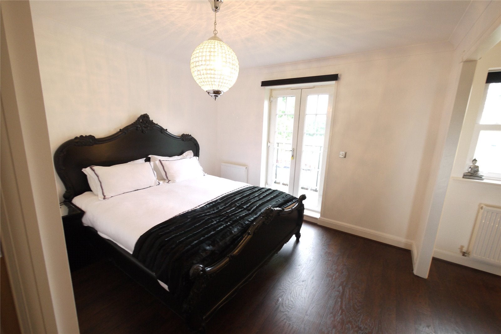 House Kensington Avenue in London