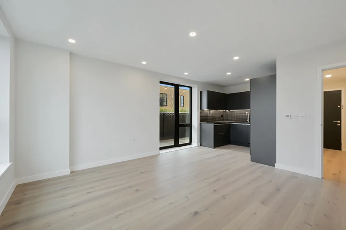 Flat Boston Road in Greater London