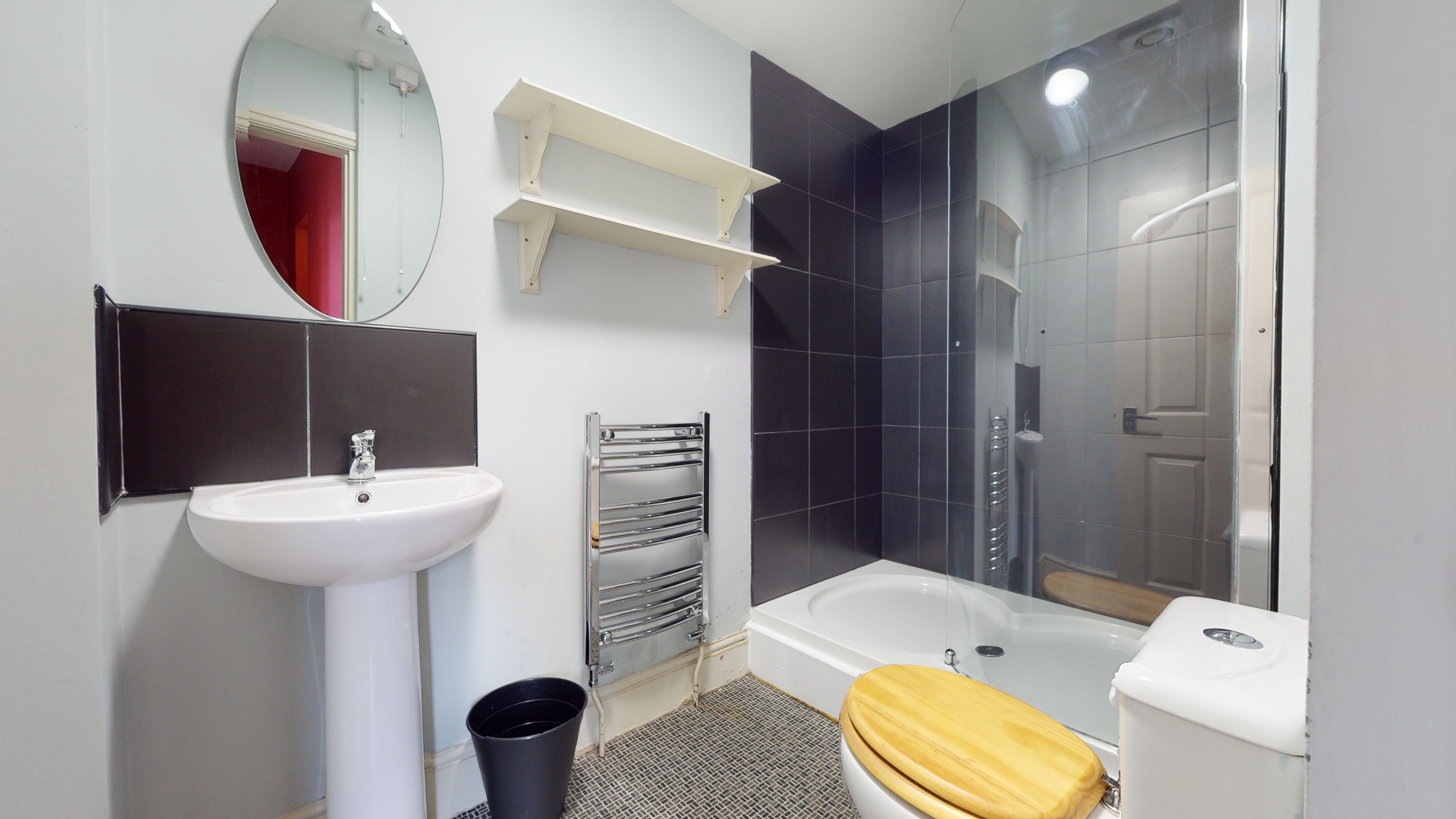 Room Summerfield Crescent in Birmingham