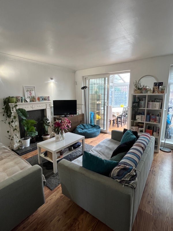 Room Carlile Close in Greater London
