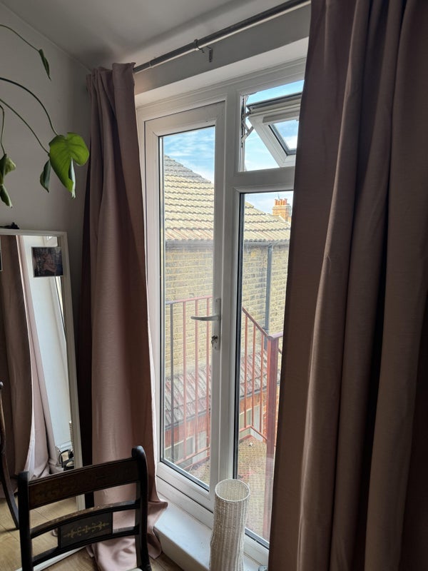 Room Coverton Road in Greater London
