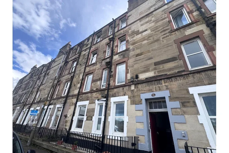 Flat Wheatfield Place in City of Edinburgh