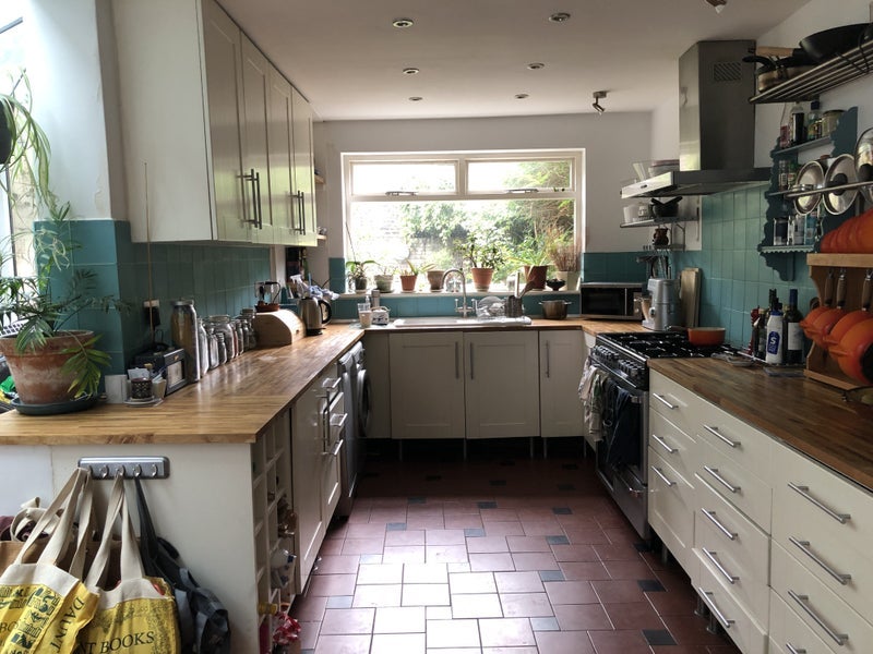 Room Danesdale Road in Greater London