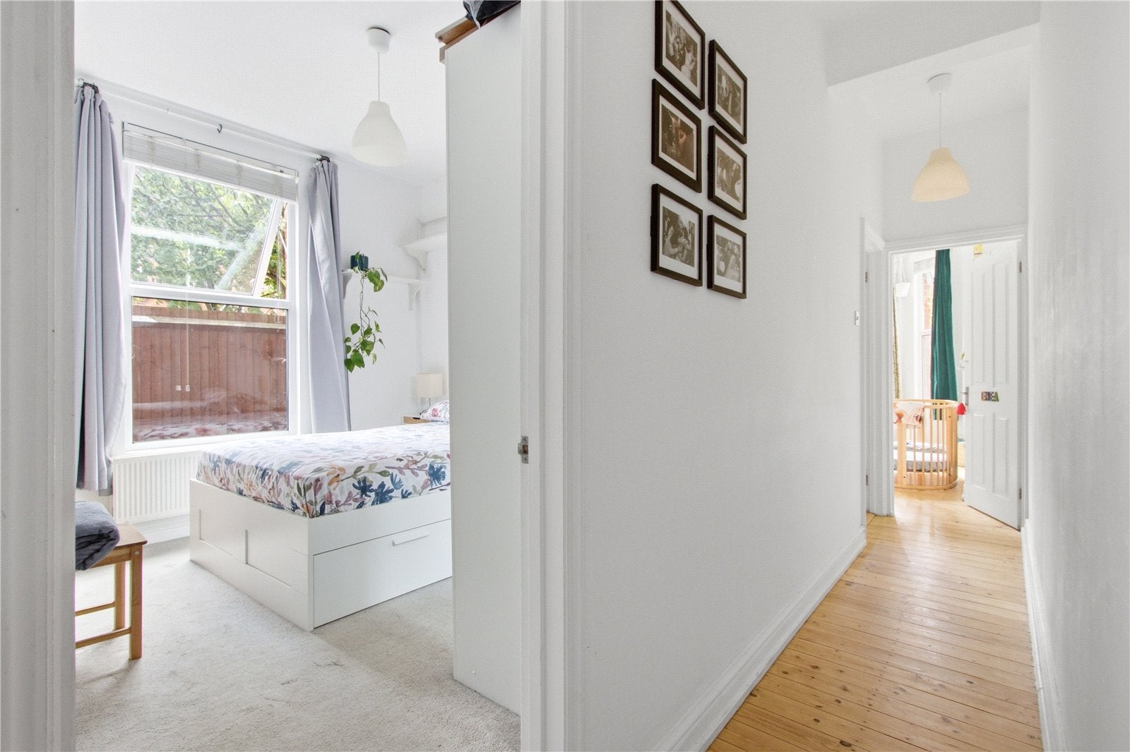 Flat Ashley Crescent in Greater London