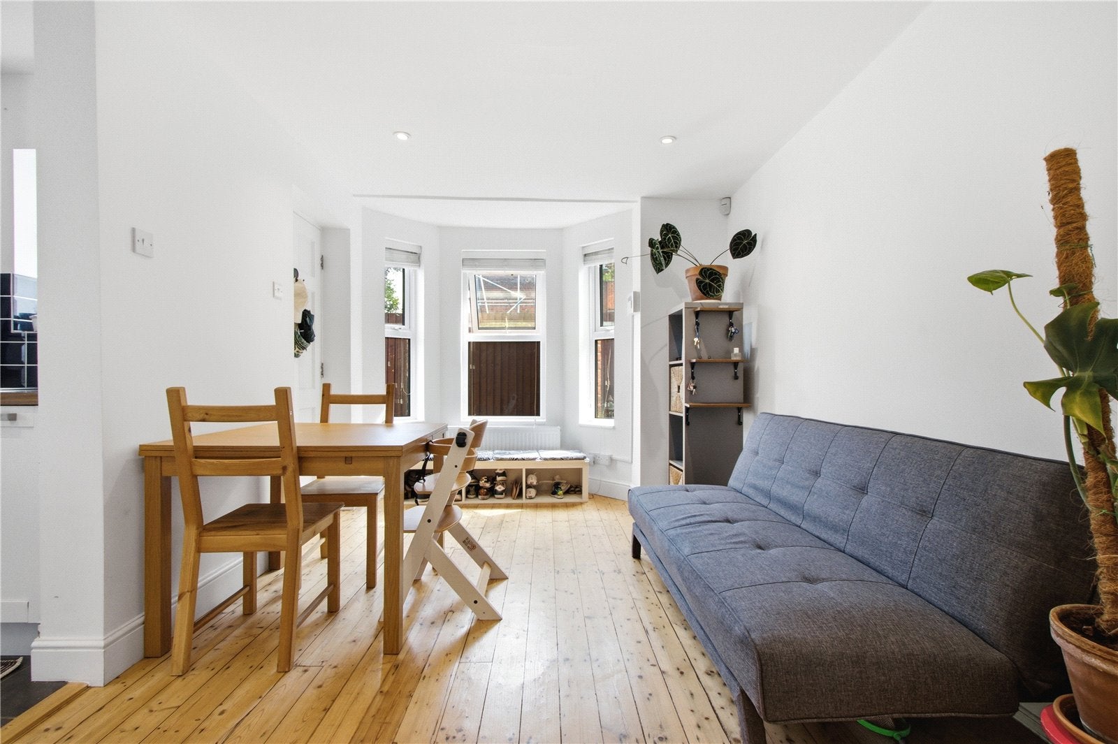 Flat Ashley Crescent in Greater London