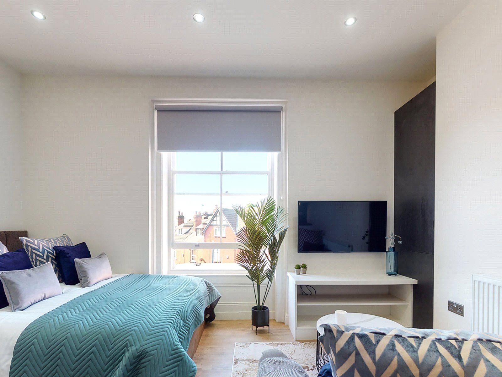Flat Clarendon Road in Leeds